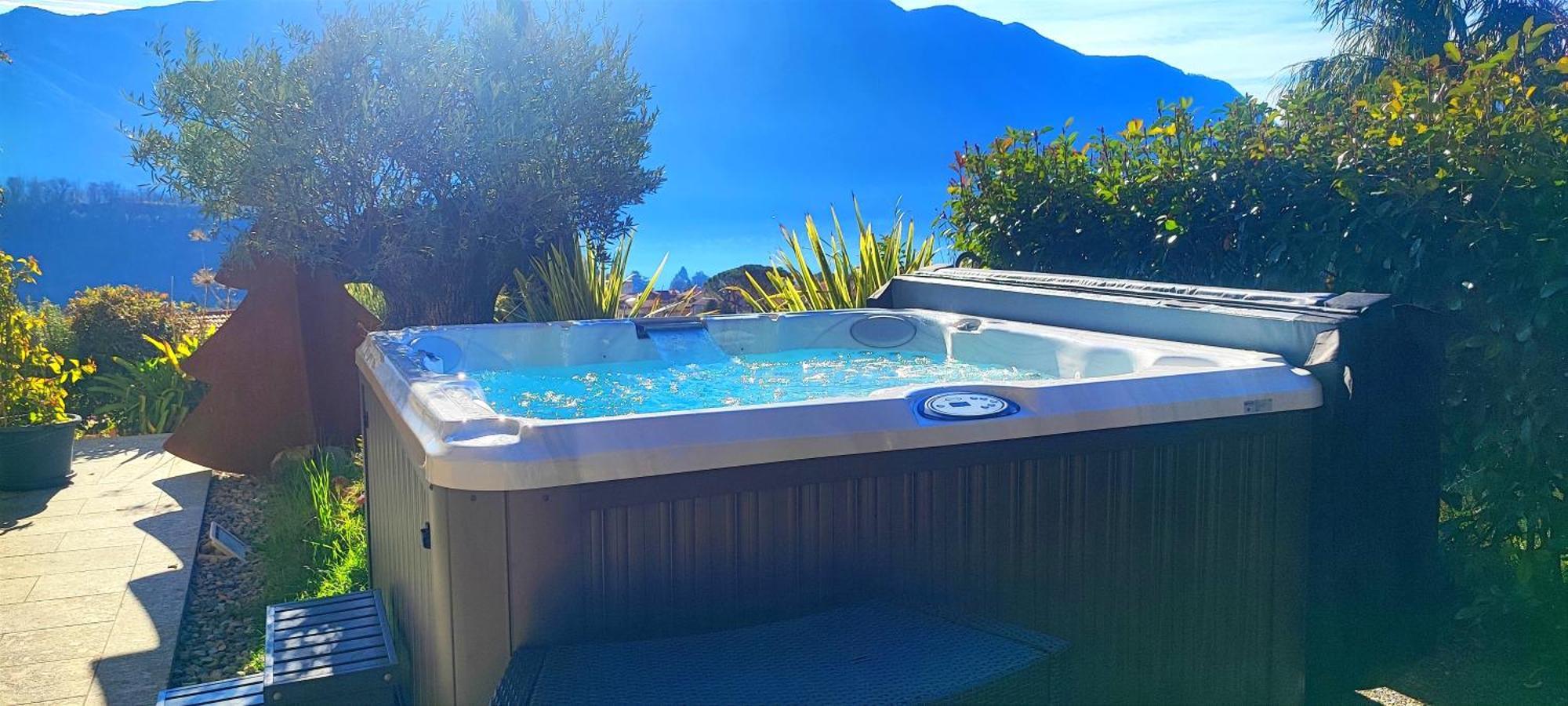 Magic Garden With Jacuzzi-Pool And Luxury Lake Como View เลนโน ภายนอก รูปภาพ